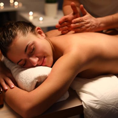 masseur-give-wellness-back-massage-client-spa-center.jpg